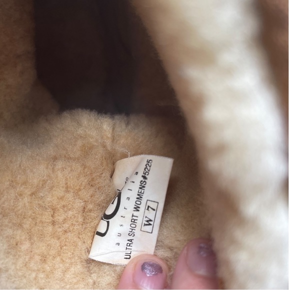 Uggg Boots - Picture 9 of 9